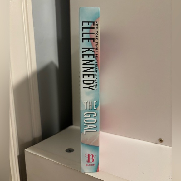 The Goal by Elle Kennedy - Adult Sports Romance Paperback Book - Picture 2 of 3